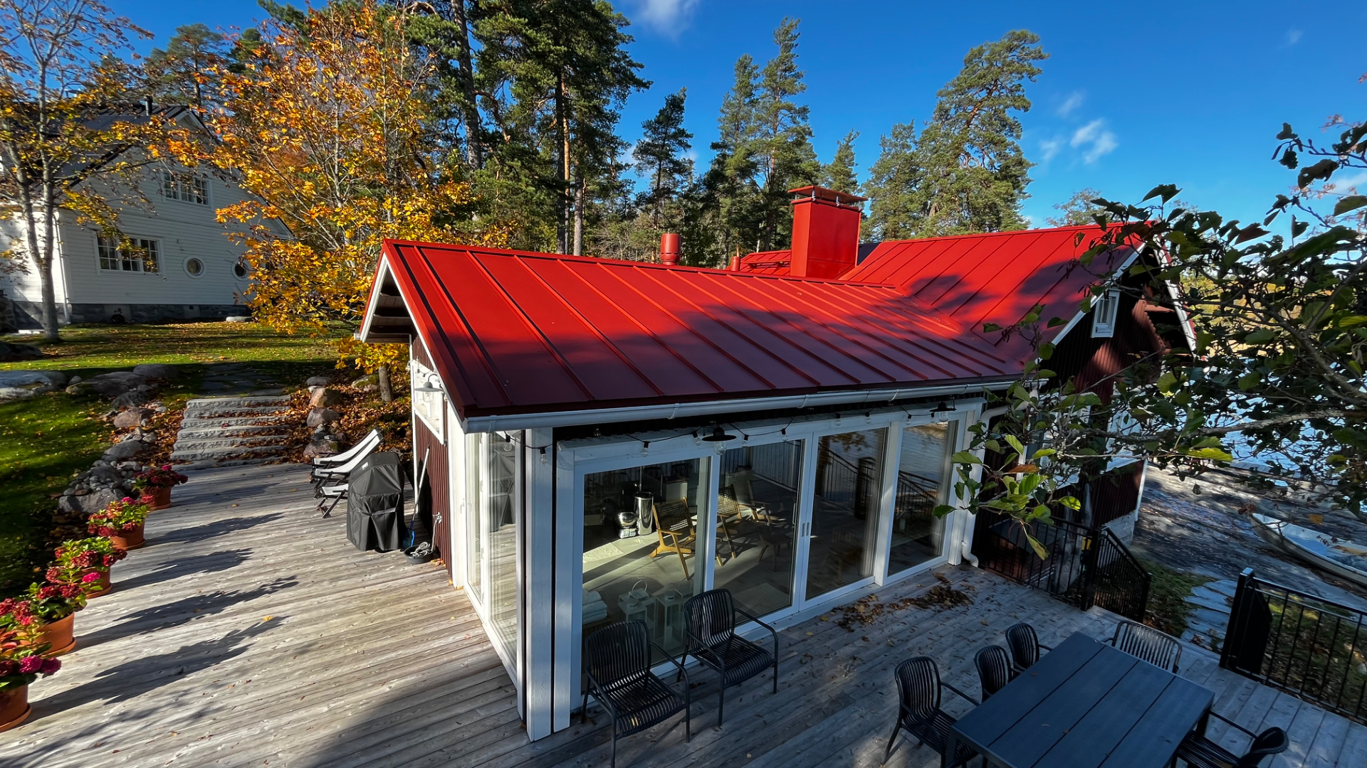 Villa Vittreskin rantasauna sai arvoisensa kruunun